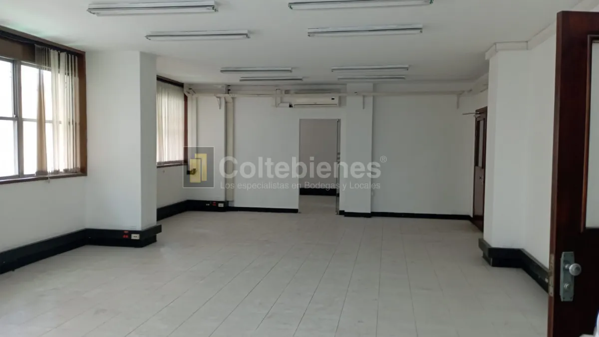 Local en arriendo en Prado, Medellín, 674 m² · foto 2 de 24