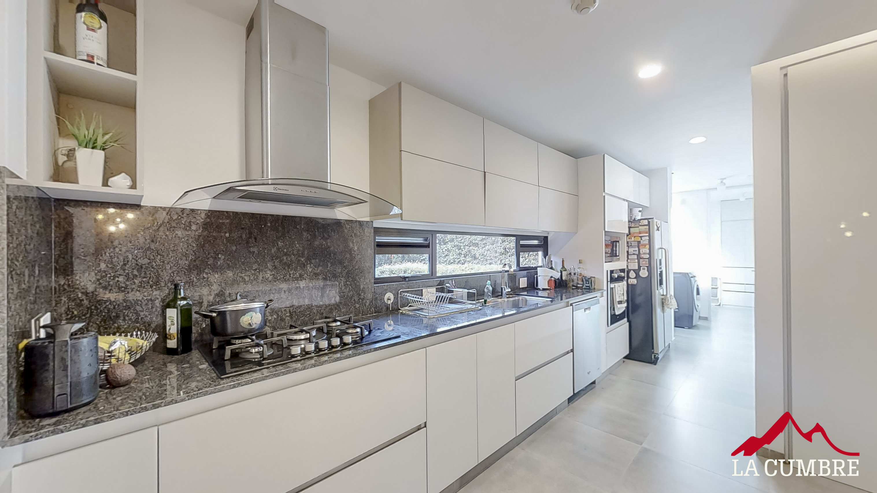 Casa de 3 alcobas en venta en Zuñiga, Envigado, 380 m² · foto 8 de 16