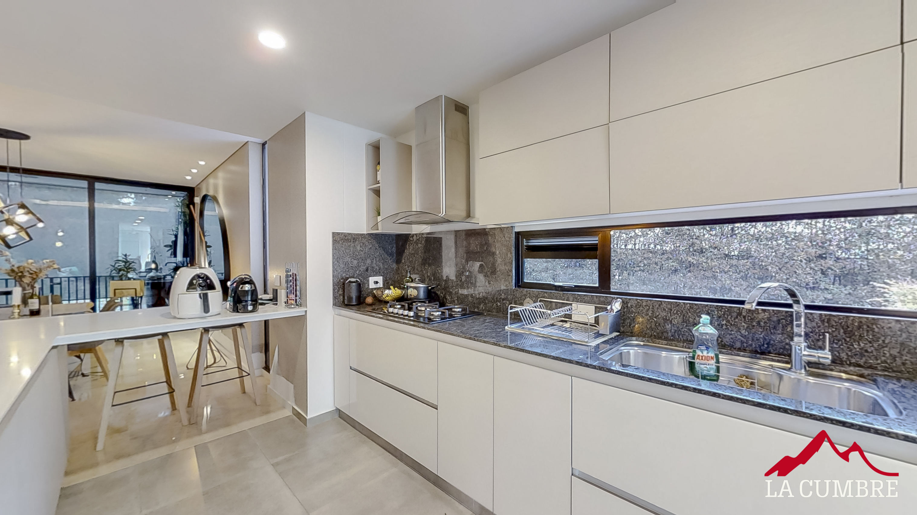 Casa de 3 alcobas en venta en Zuñiga, Envigado, 380 m² · foto 9 de 16