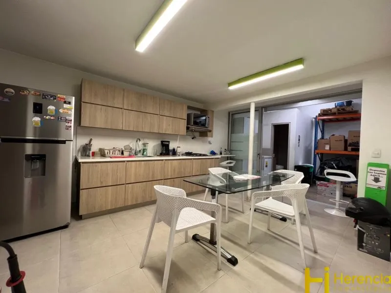 Casa de 6 alcobas en venta en Villagrande, Envigado, 312 m² · foto 24 de 24