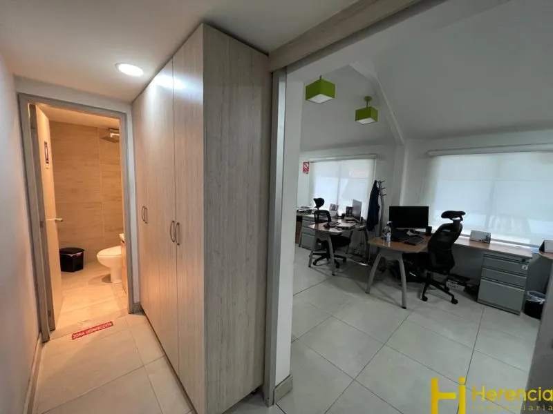 Casa de 6 alcobas en venta en Villagrande, Envigado, 312 m² · foto 4 de 24