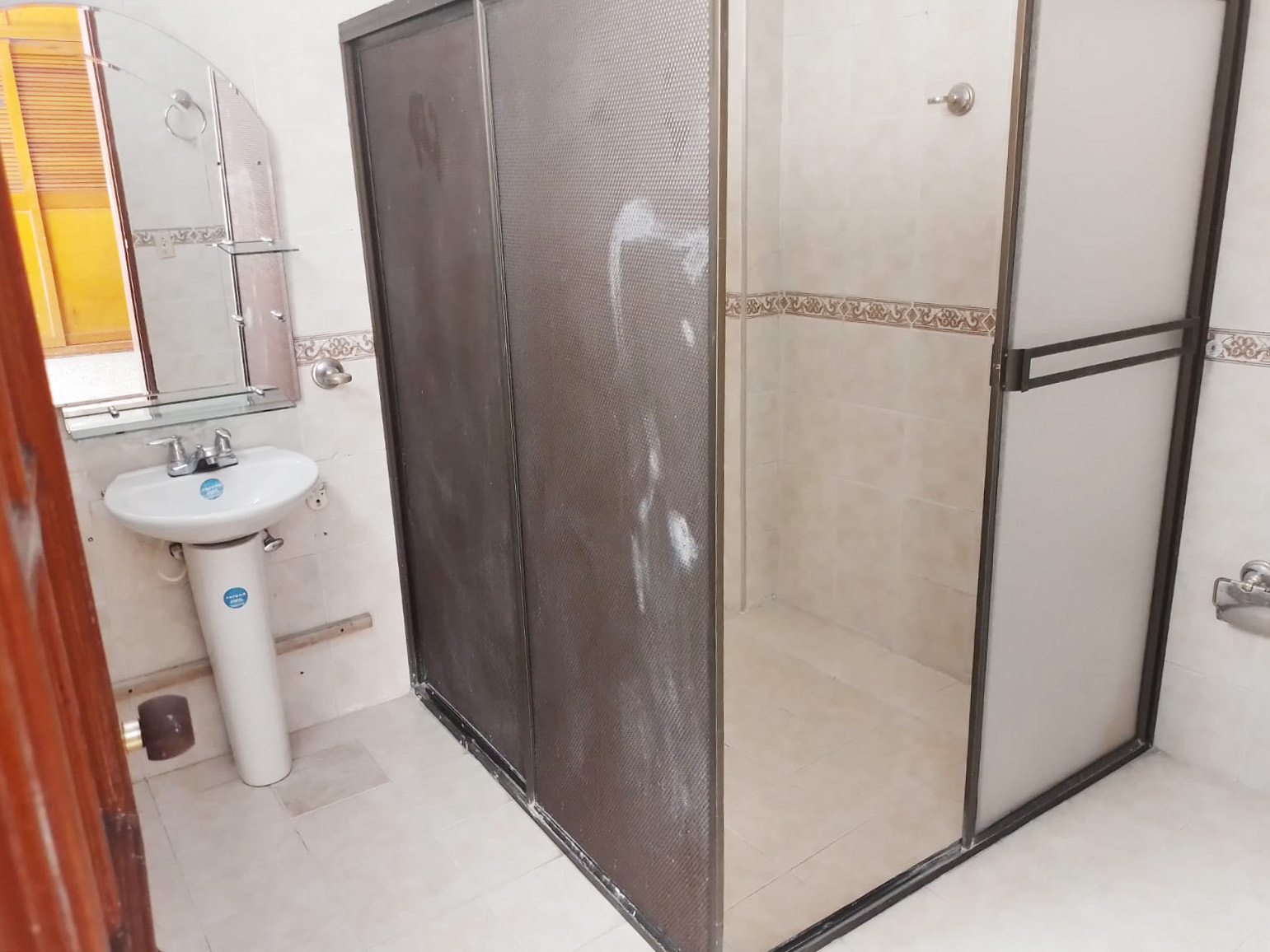 Local en venta en Laureles, Medellín, 300 m² · foto 17 de 20