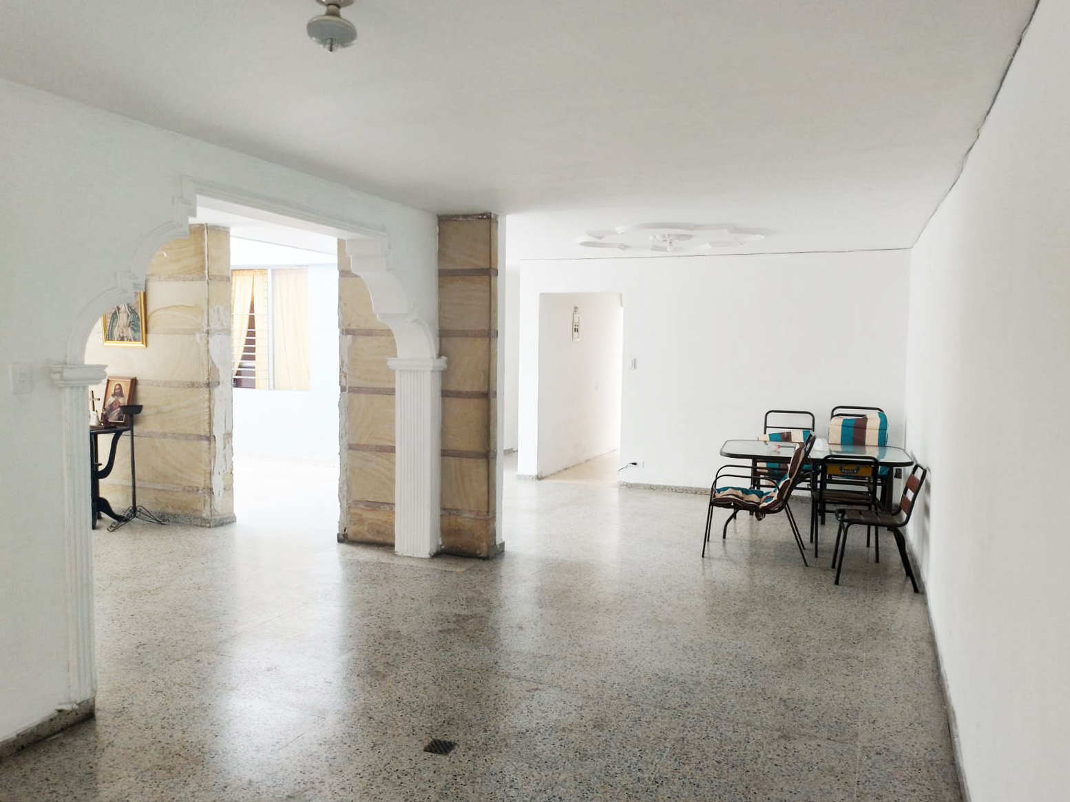 Local en venta en Laureles, Medellín, 300 m² · foto 2 de 20