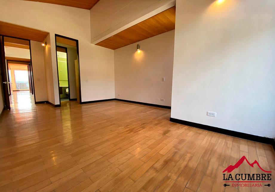 Casa de 4 alcobas en arriendo en San Lucas, Medellín, 300 m² · foto 8 de 9
