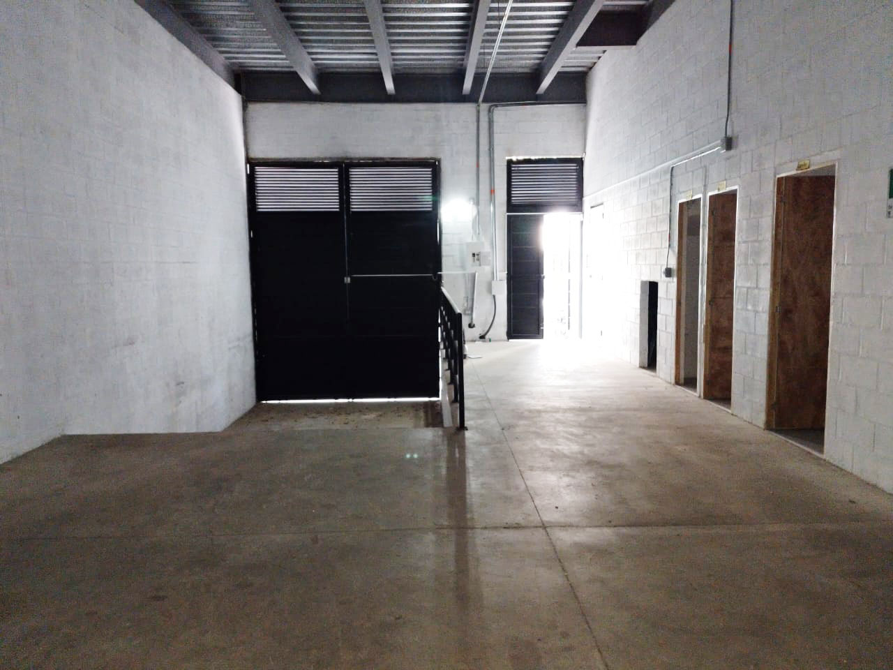 Bodega en arriendo en Bombona No.1, Medellín, 250 m² · foto 10 de 17