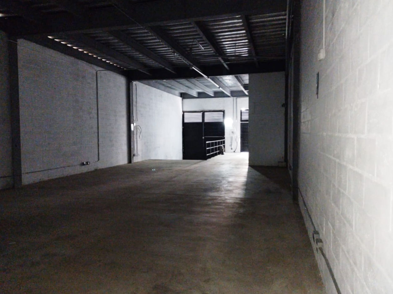 Bodega en arriendo en Bombona No.1, Medellín, 250 m² · foto 6 de 17