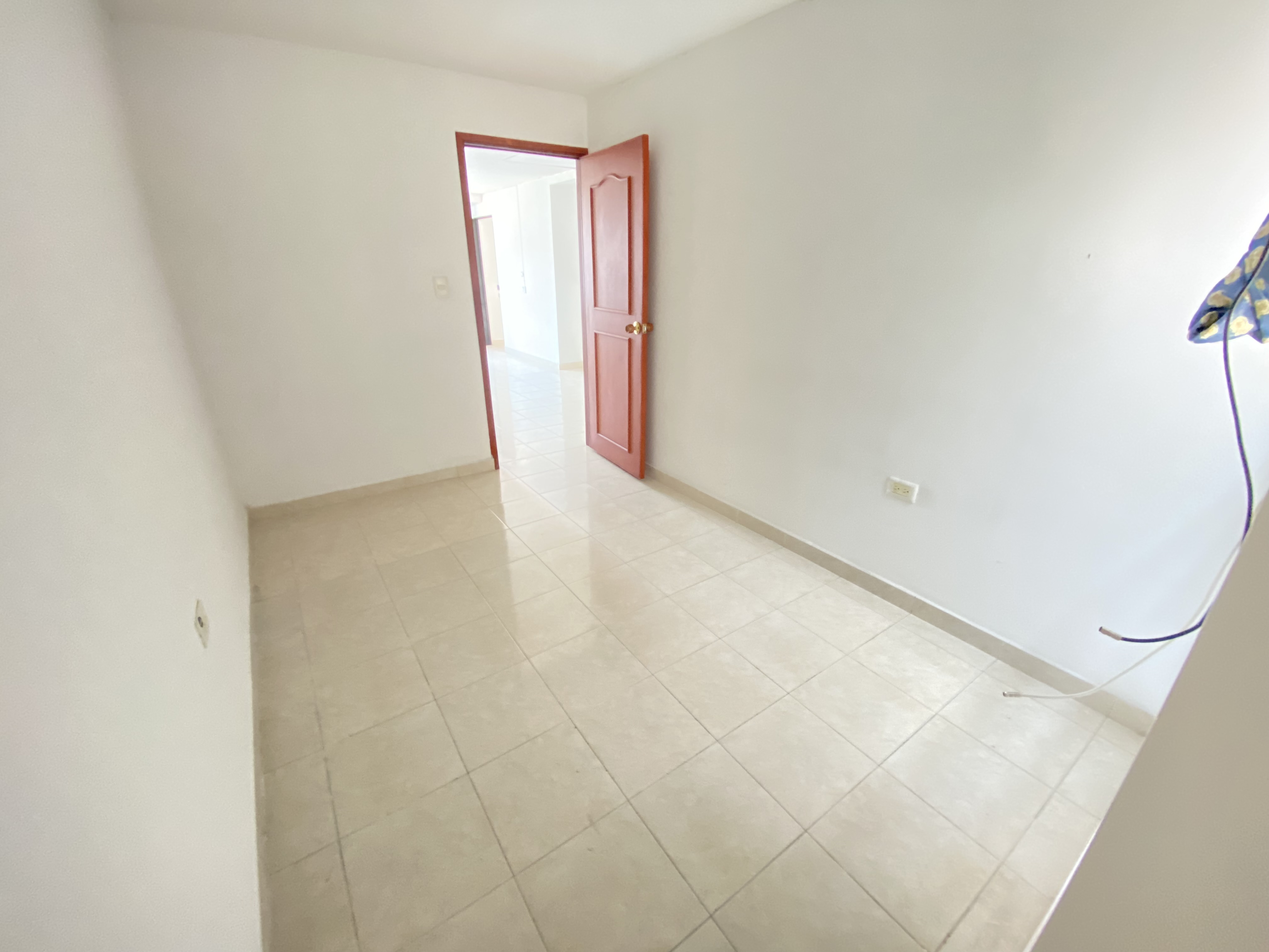 Casa de 8 alcobas en venta en Bochica Et Ii, Villavicencio, 206 m² · foto 2 de 24