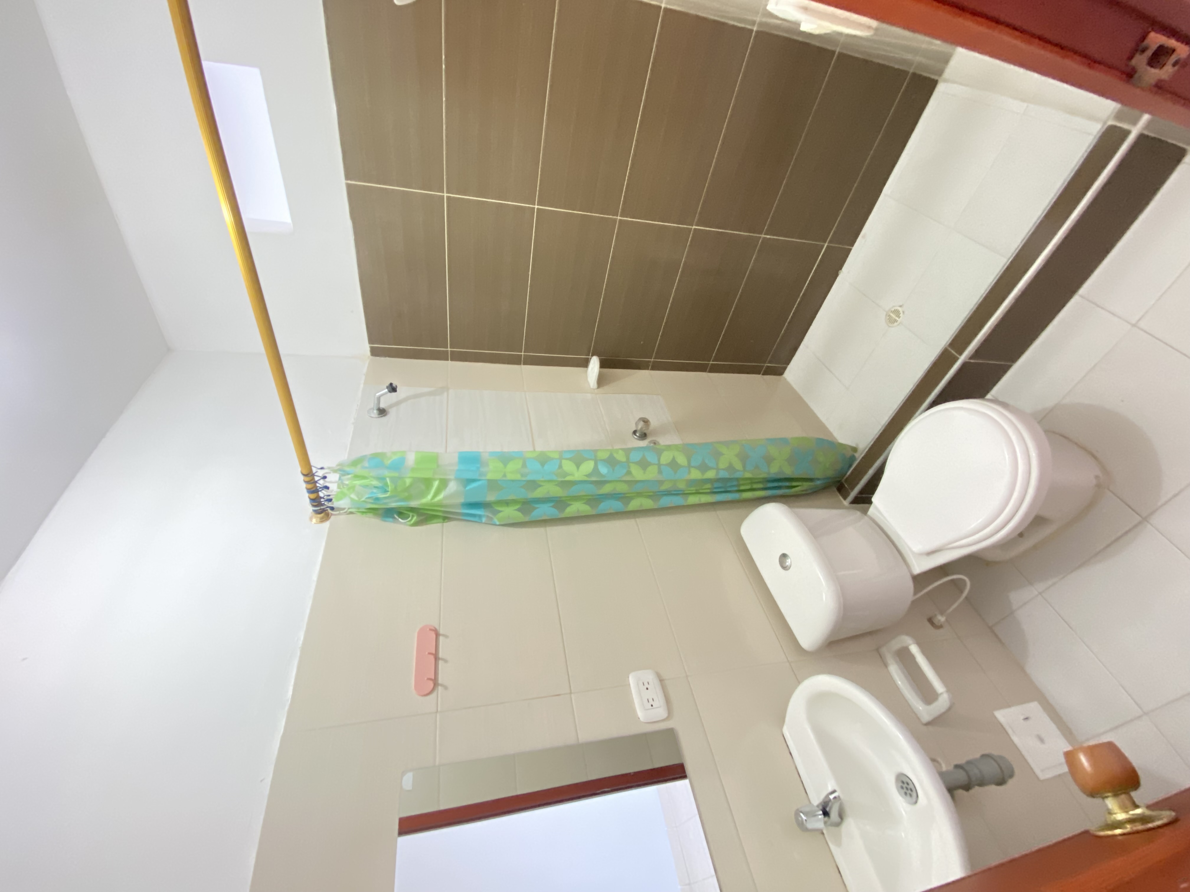 Casa de 8 alcobas en venta en Bochica Et Ii, Villavicencio, 206 m² · foto 4 de 24