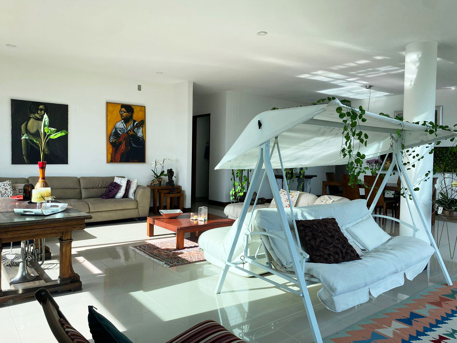 Casa de 5 alcobas en venta en Altos Del Poblado, Medellín, 520 m² · foto 3 de 11