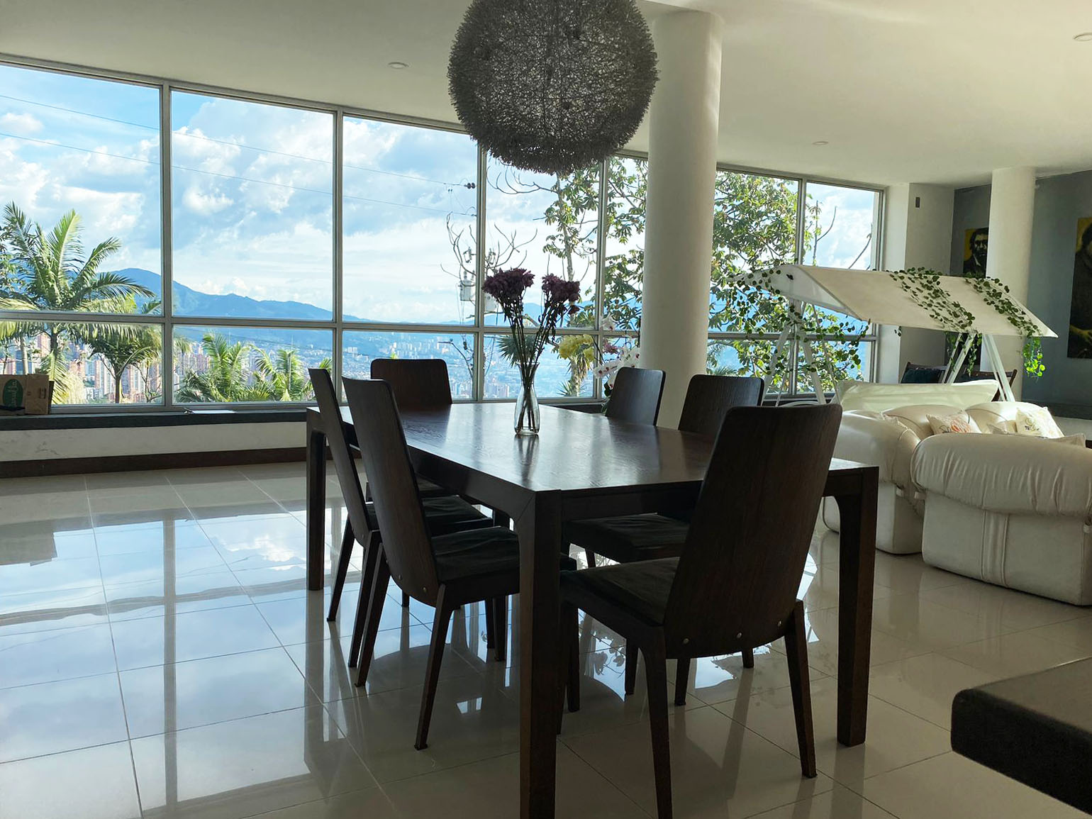 Casa de 5 alcobas en venta en Altos Del Poblado, Medellín, 520 m² · foto 4 de 11