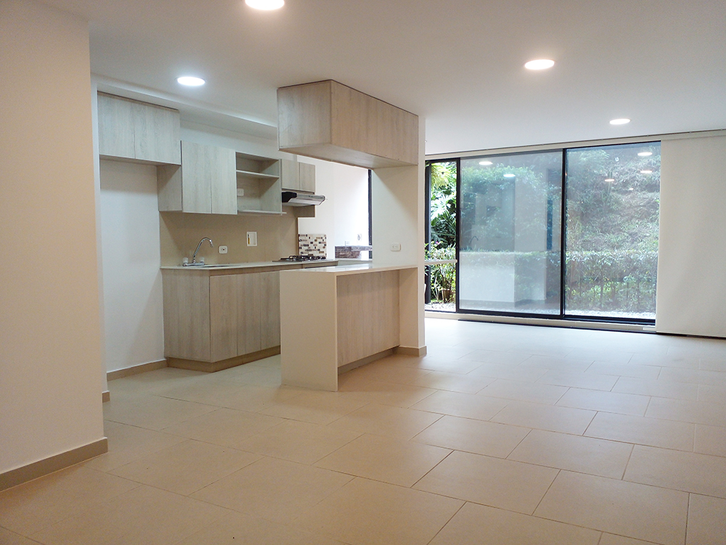 Apartamento de 2 alcobas en arriendo en El Retiro, 79 m² · foto 2 de 19