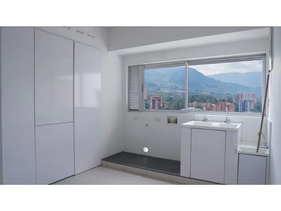 Apartamento de 7 alcobas en venta en San Lucas, Medellín, 770 m² · foto 15 de 24