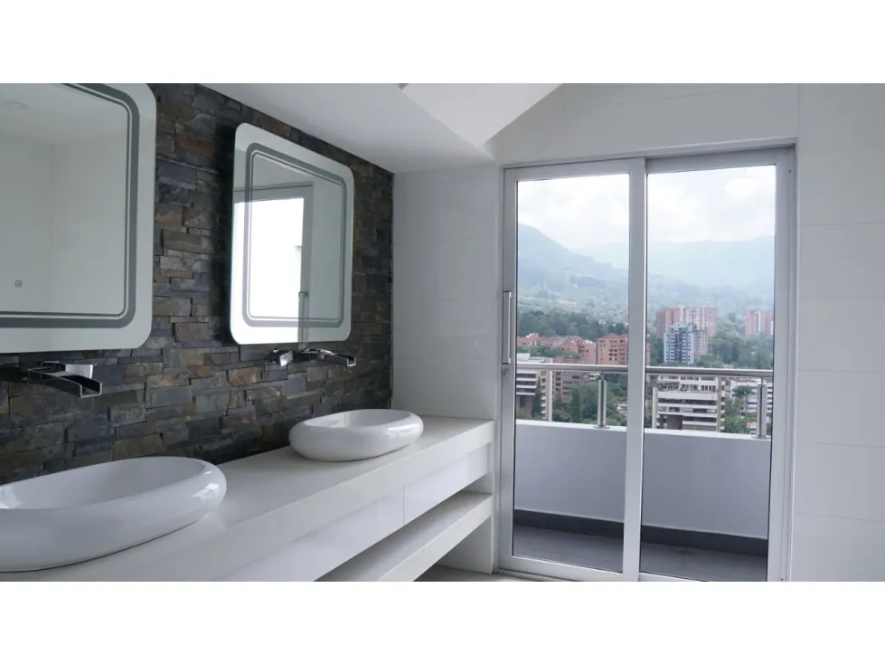 Apartamento de 7 alcobas en venta en San Lucas, Medellín, 770 m² · foto 16 de 24