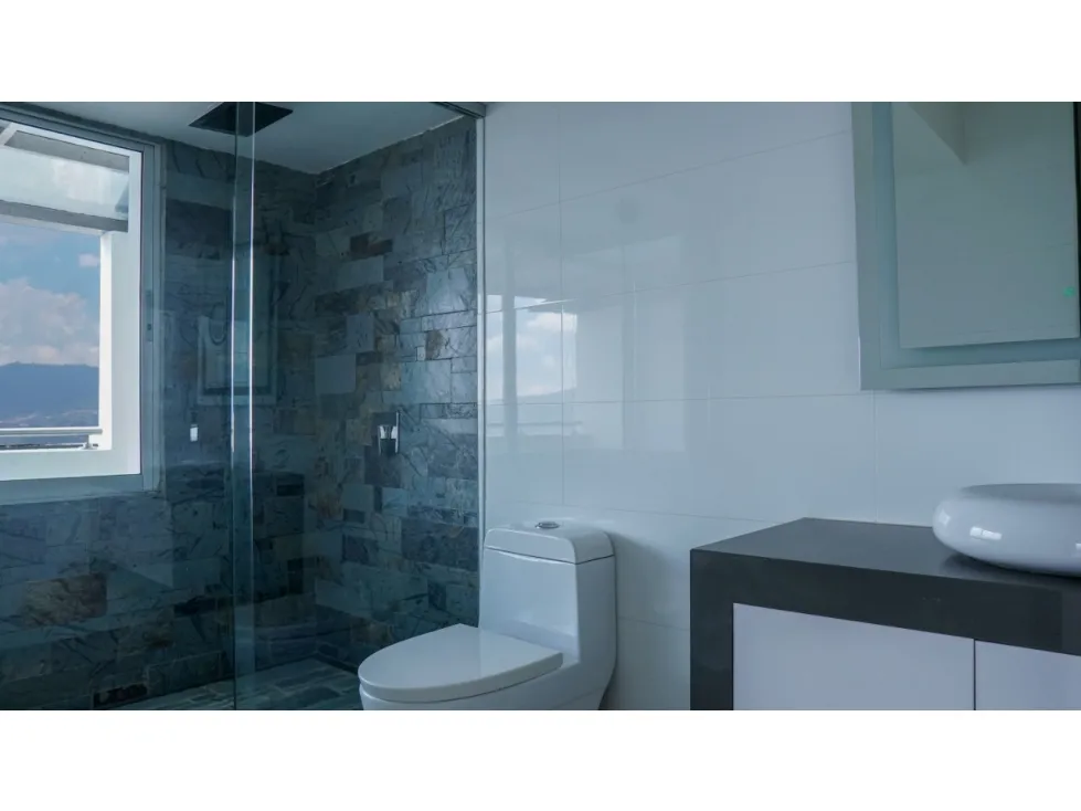 Apartamento de 7 alcobas en venta en San Lucas, Medellín, 770 m² · foto 18 de 24