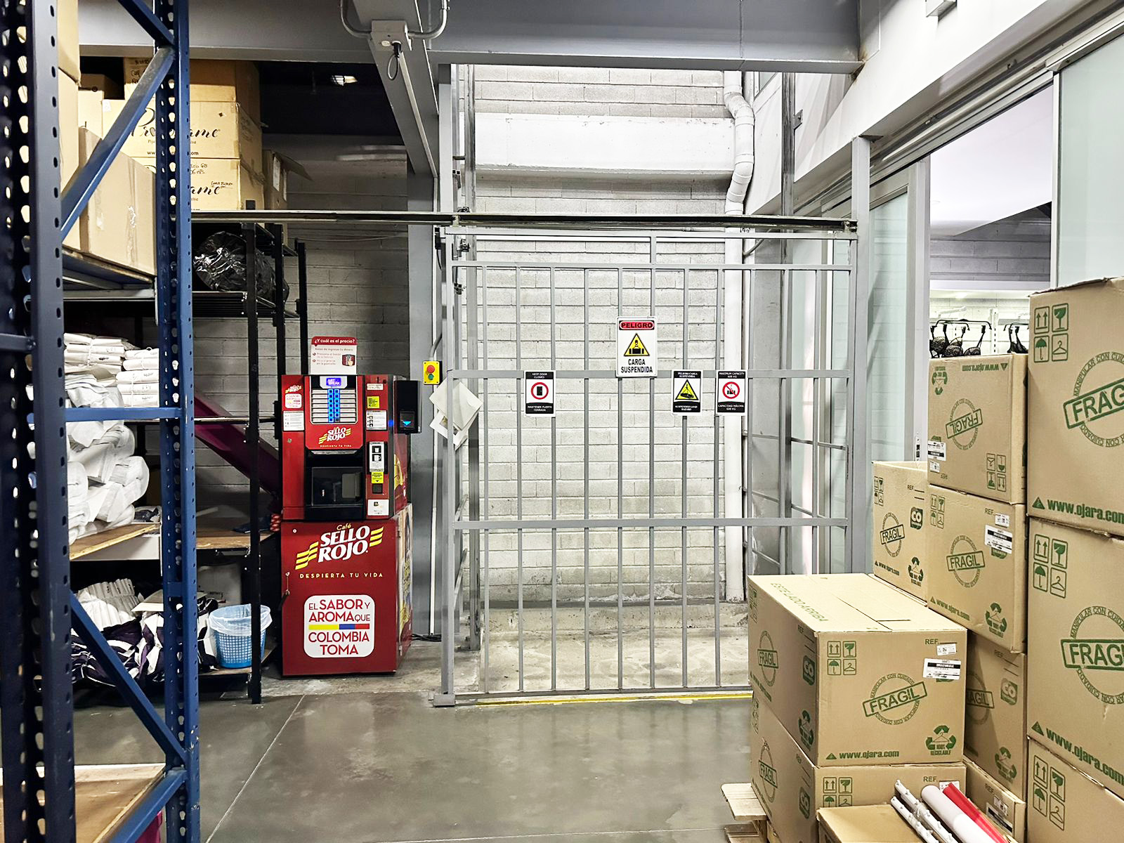 Bodega en venta en El Carmelo Ii, Sabaneta, 1013 m² · foto 12 de 16