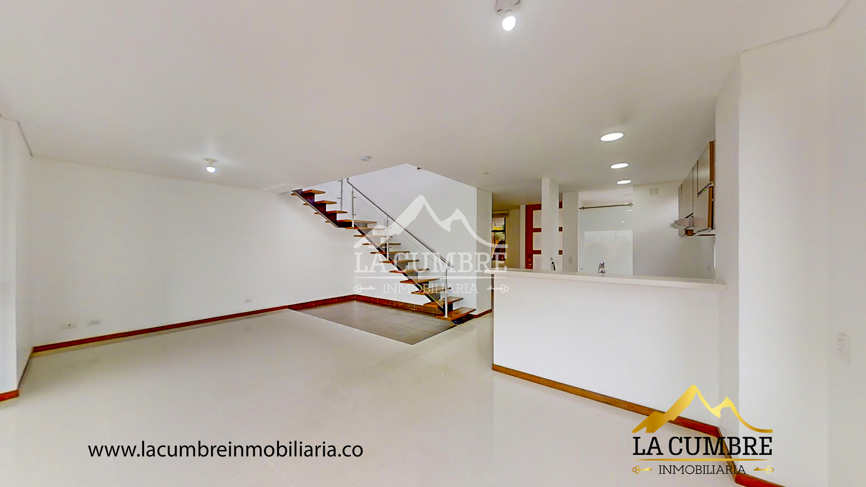 Casa de 3 alcobas en arriendo en San Lucas, Medellín, 210 m² · foto 2 de 19