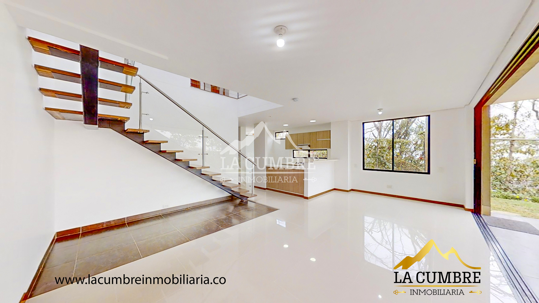 Casa de 3 alcobas en arriendo en San Lucas, Medellín, 210 m² · foto 3 de 19