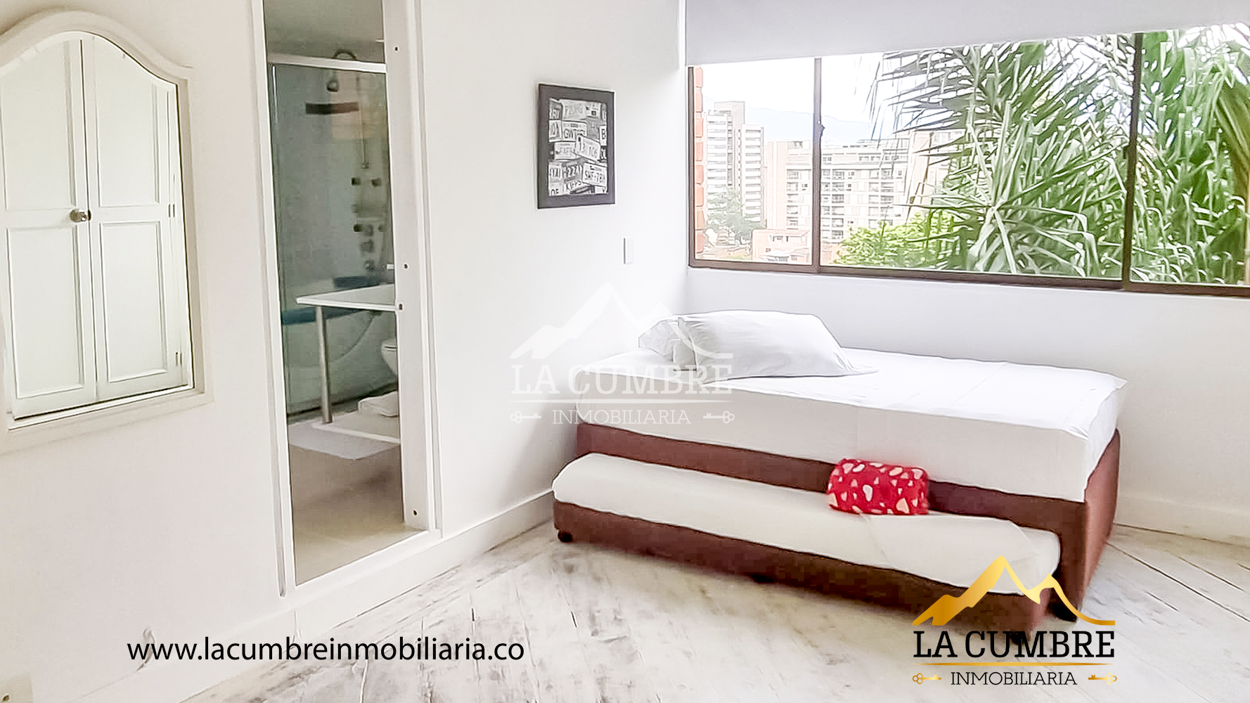 Apartamento de 4 alcobas en arriendo en Los Balsos, Medellín, 300 m² · foto 13 de 14