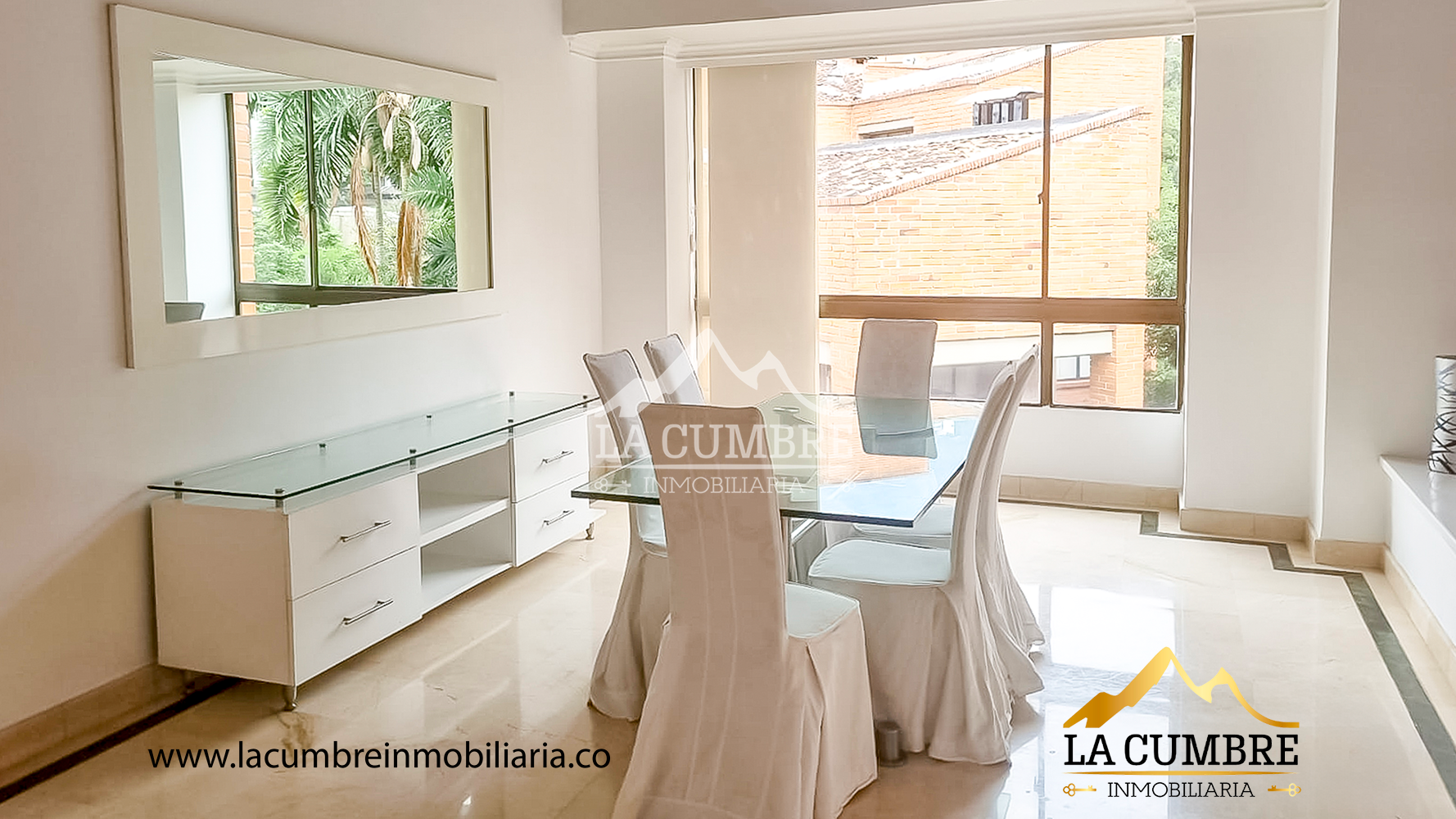 Apartamento de 4 alcobas en arriendo en Los Balsos, Medellín, 300 m² · foto 2 de 14