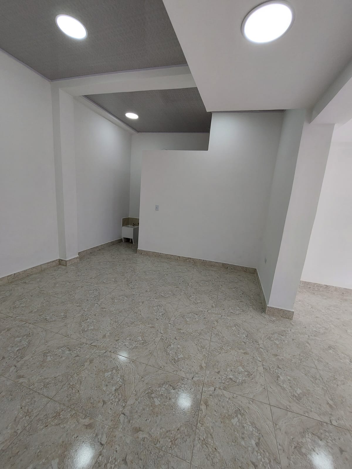 Local en arriendo en La Cabaña, Armenia, 30 m² · foto 2 de 5