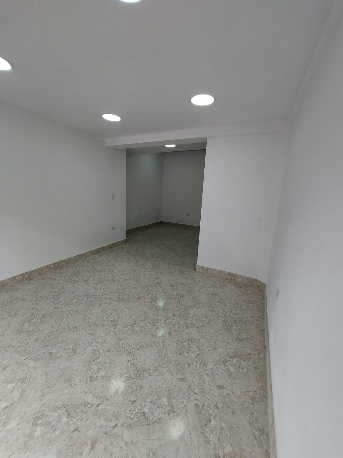 Local en arriendo en La Cabaña, Armenia, 30 m² · foto 3 de 5