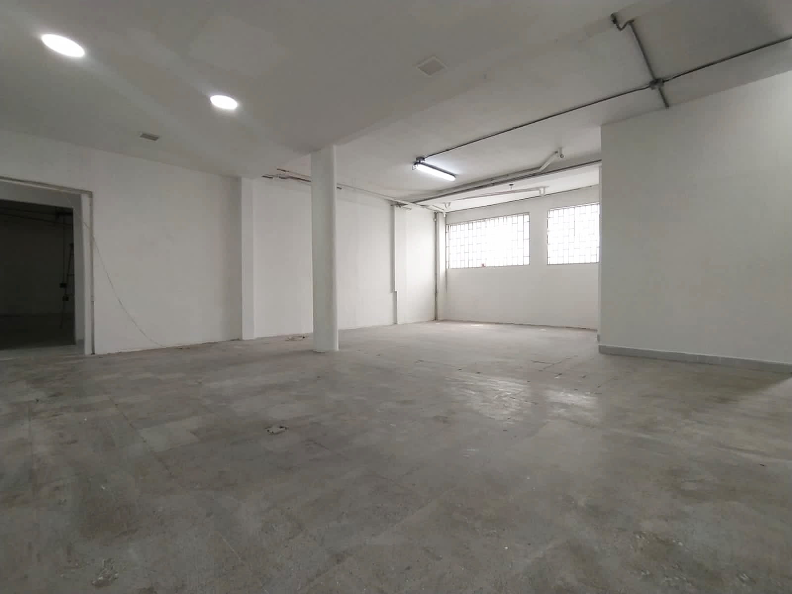 Bodega en arriendo en Manila, Medellín, 350 m² · foto 10 de 14