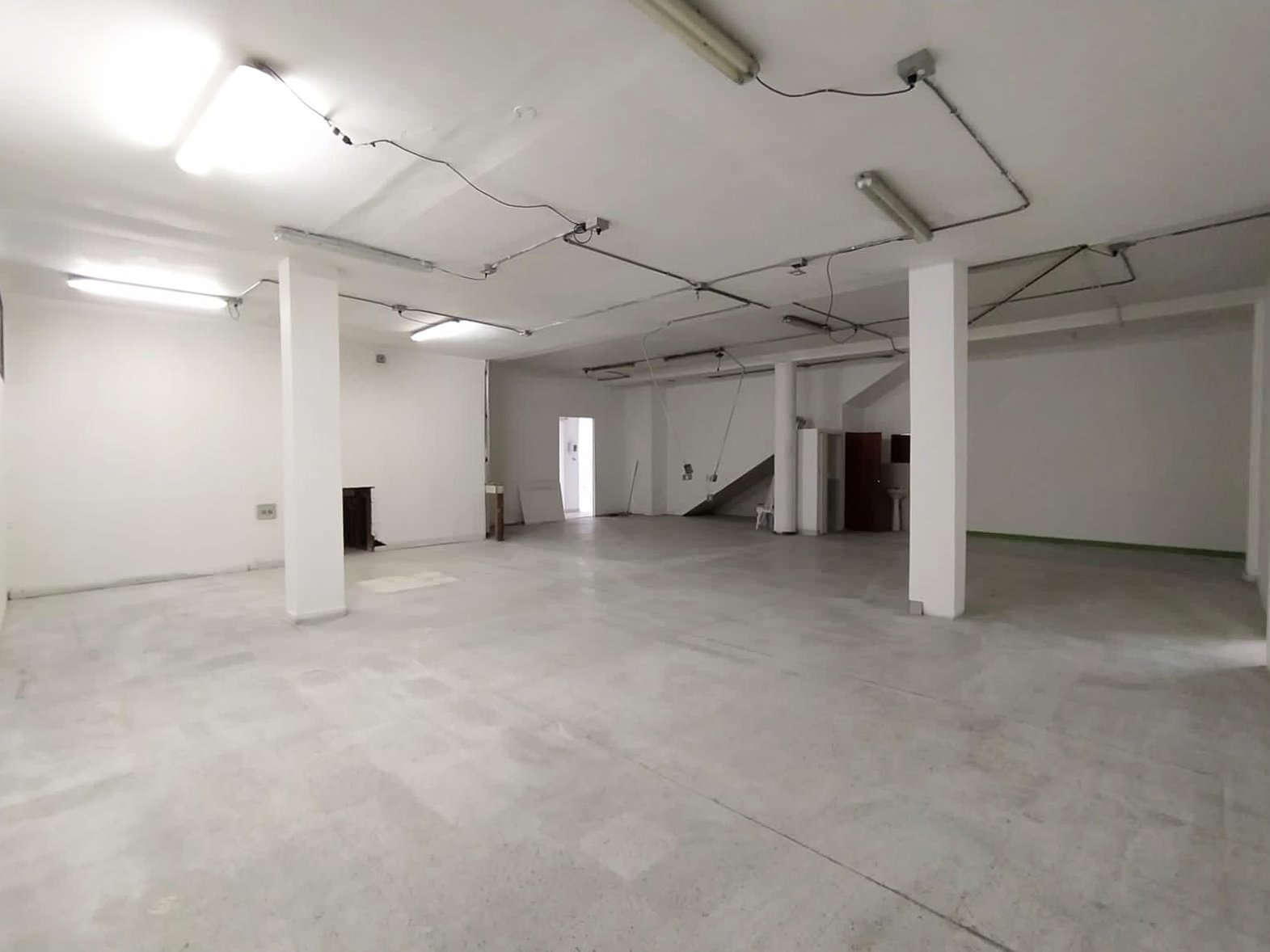 Bodega en arriendo en Manila, Medellín, 350 m² · foto 3 de 14
