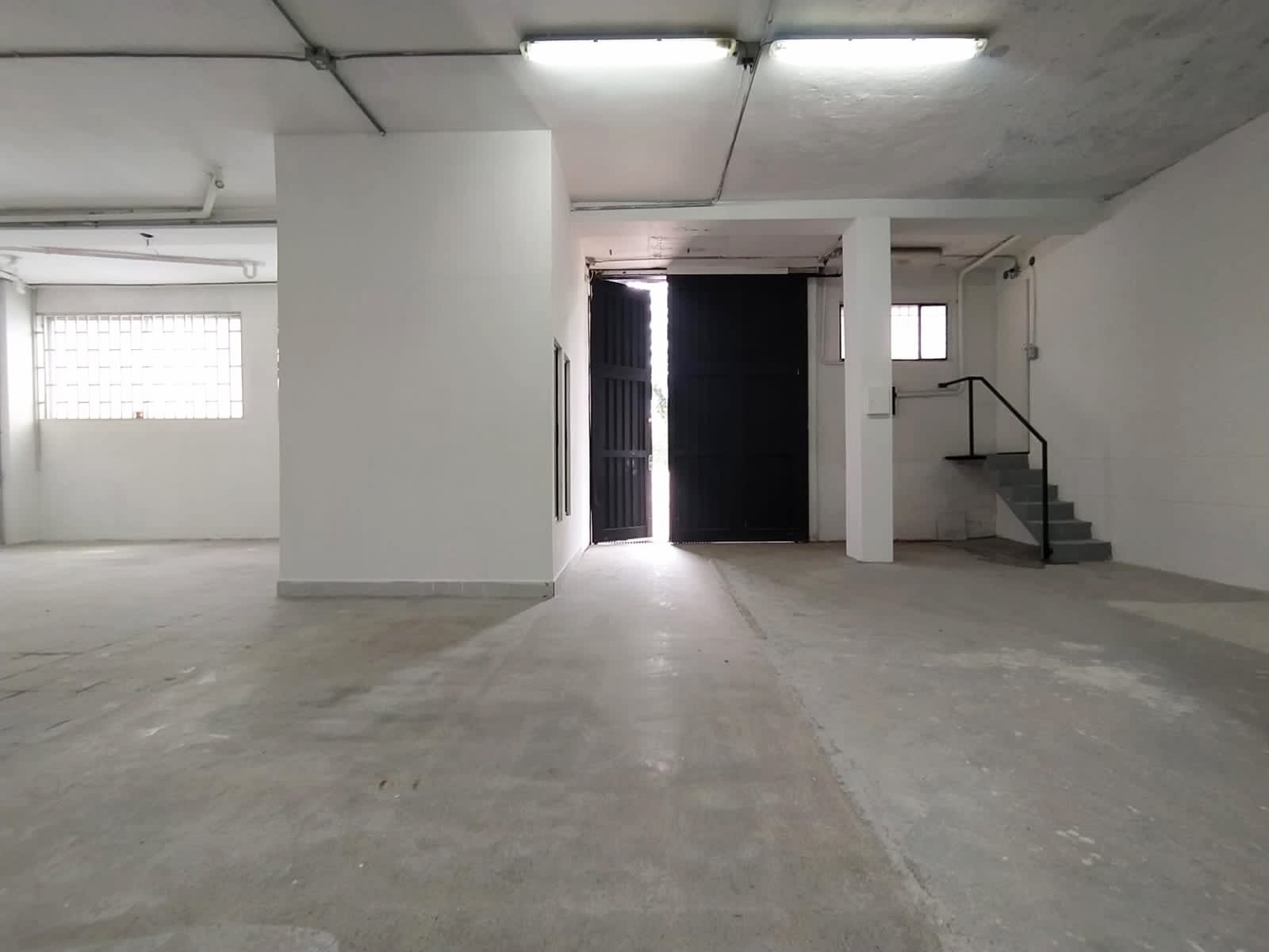 Bodega en arriendo en Manila, Medellín, 350 m² · foto 5 de 14