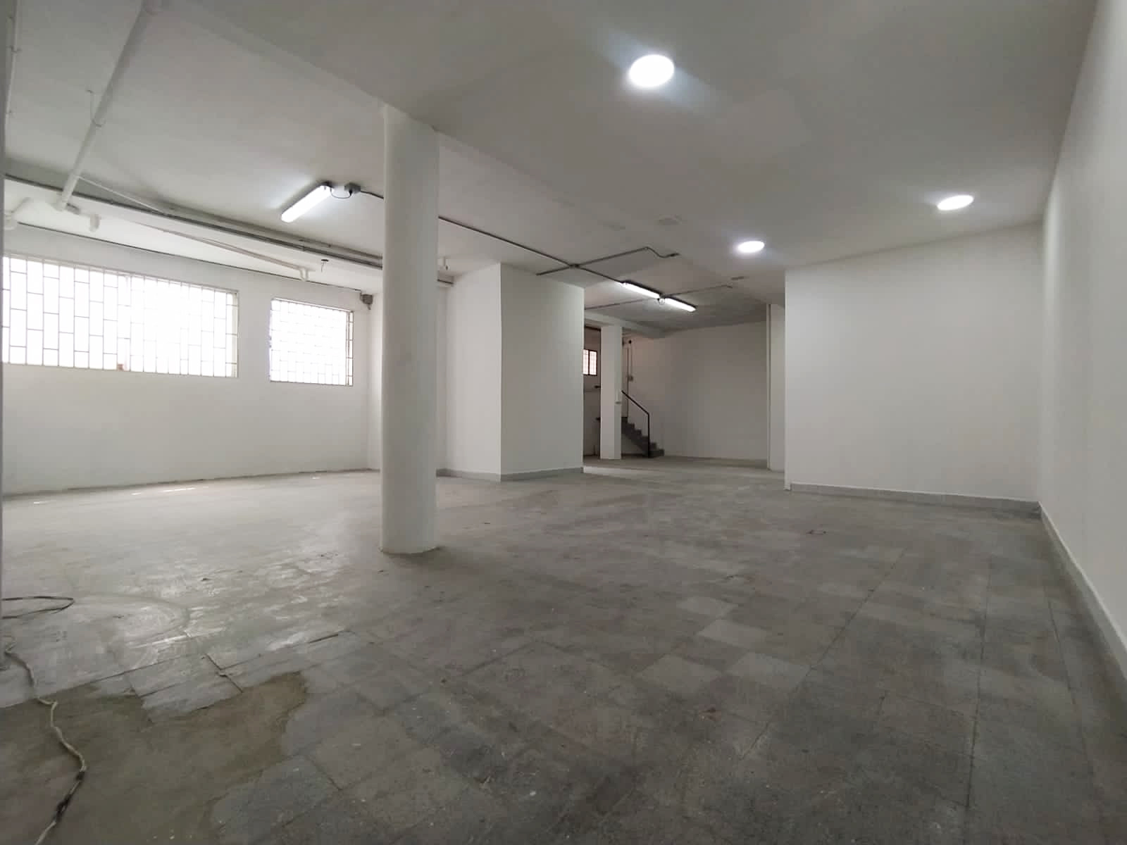 Bodega en arriendo en Manila, Medellín, 350 m² · foto 8 de 14