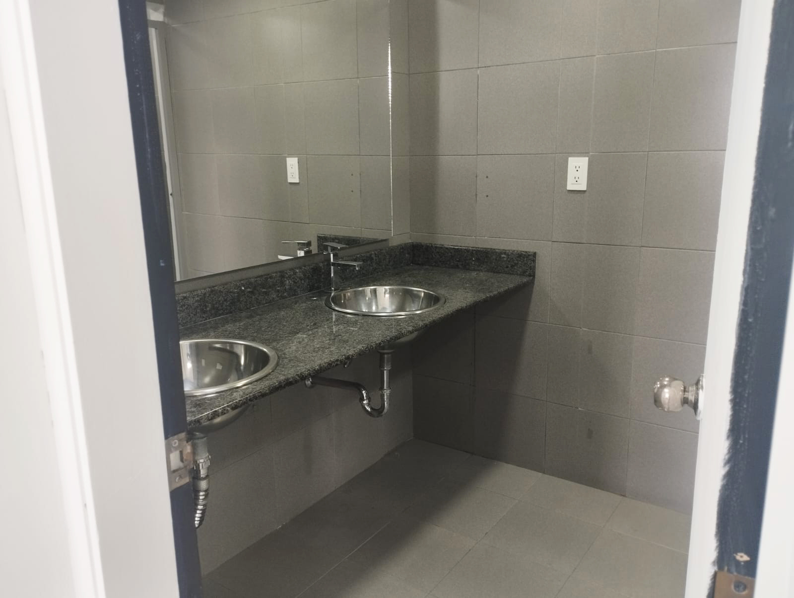 Oficina en arriendo en El Poblado, Medellín, 180 m² · foto 16 de 17