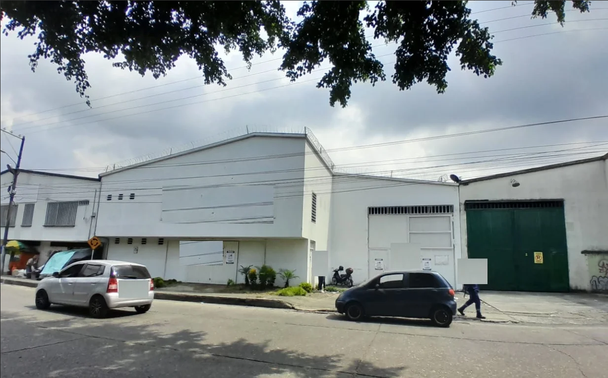 Bodega en venta en Zona Industrial La Rosa, Dosquebradas, 1696 m² · foto 2 de 10