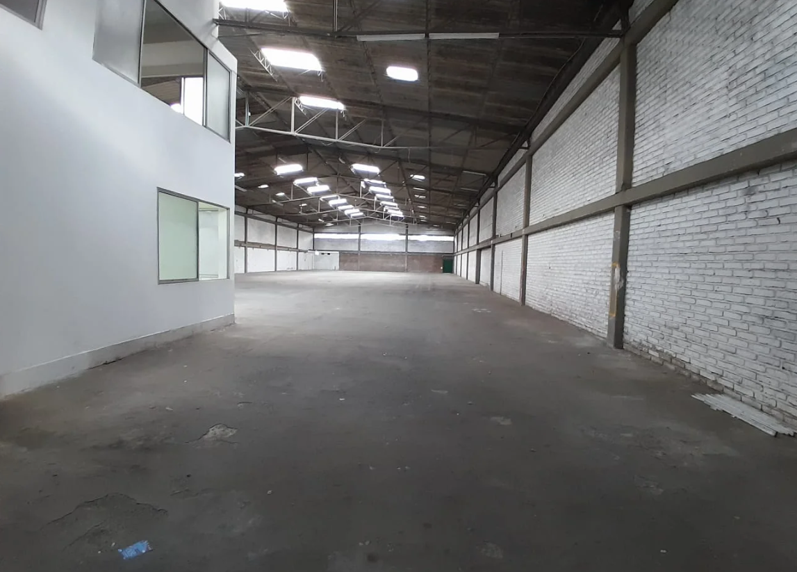 Bodega en venta en Zona Industrial La Rosa, Dosquebradas, 1696 m² · foto 8 de 10
