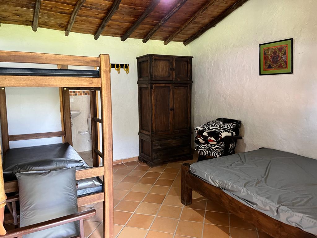 Casa de 15 alcobas en arriendo en Mesa De Los Santos, Piedecuesta · foto 4 de 12