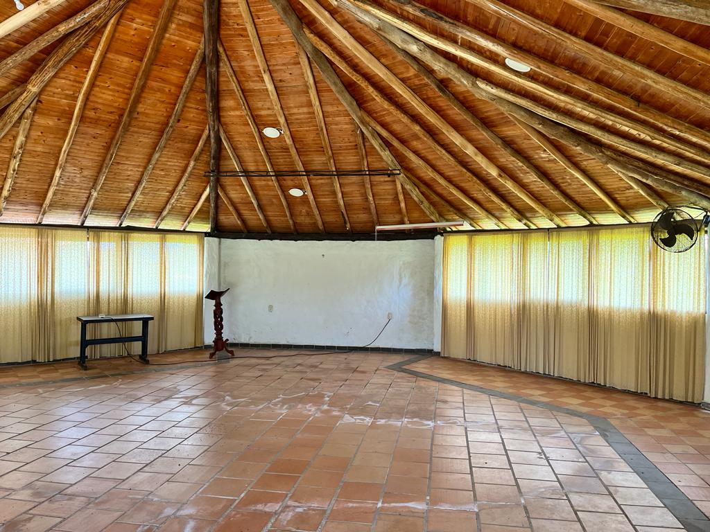 Casa de 15 alcobas en arriendo en Mesa De Los Santos, Piedecuesta · foto 9 de 12