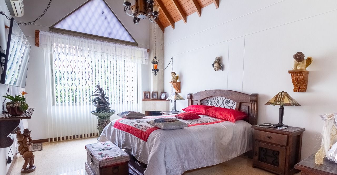 Casa de 3 alcobas en venta en Pueblo Viejo, La Estrella, 202 m² · foto 2 de 21