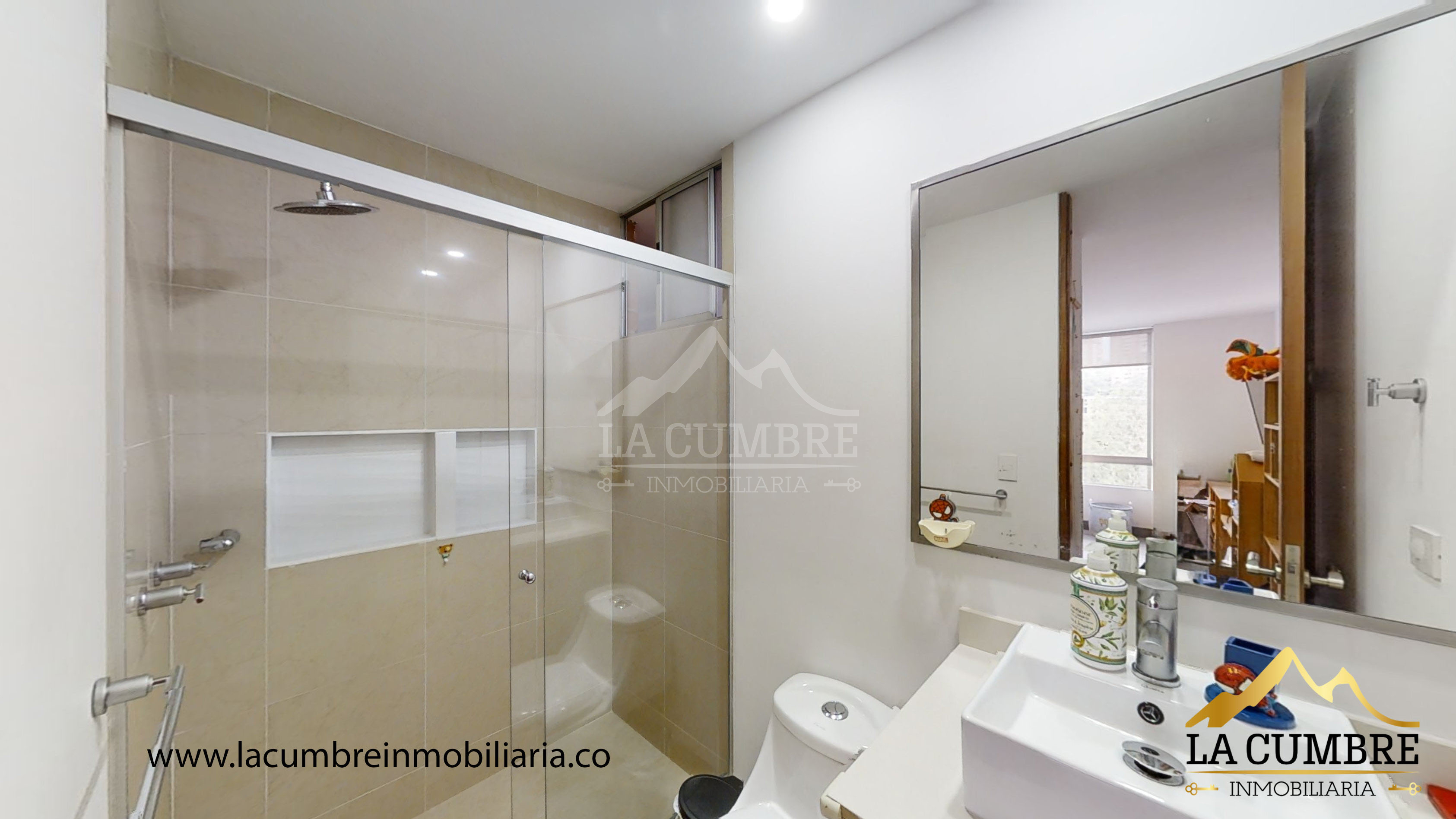 Apartamento en arriendo en El Poblado, Medellín · foto 12 de 16