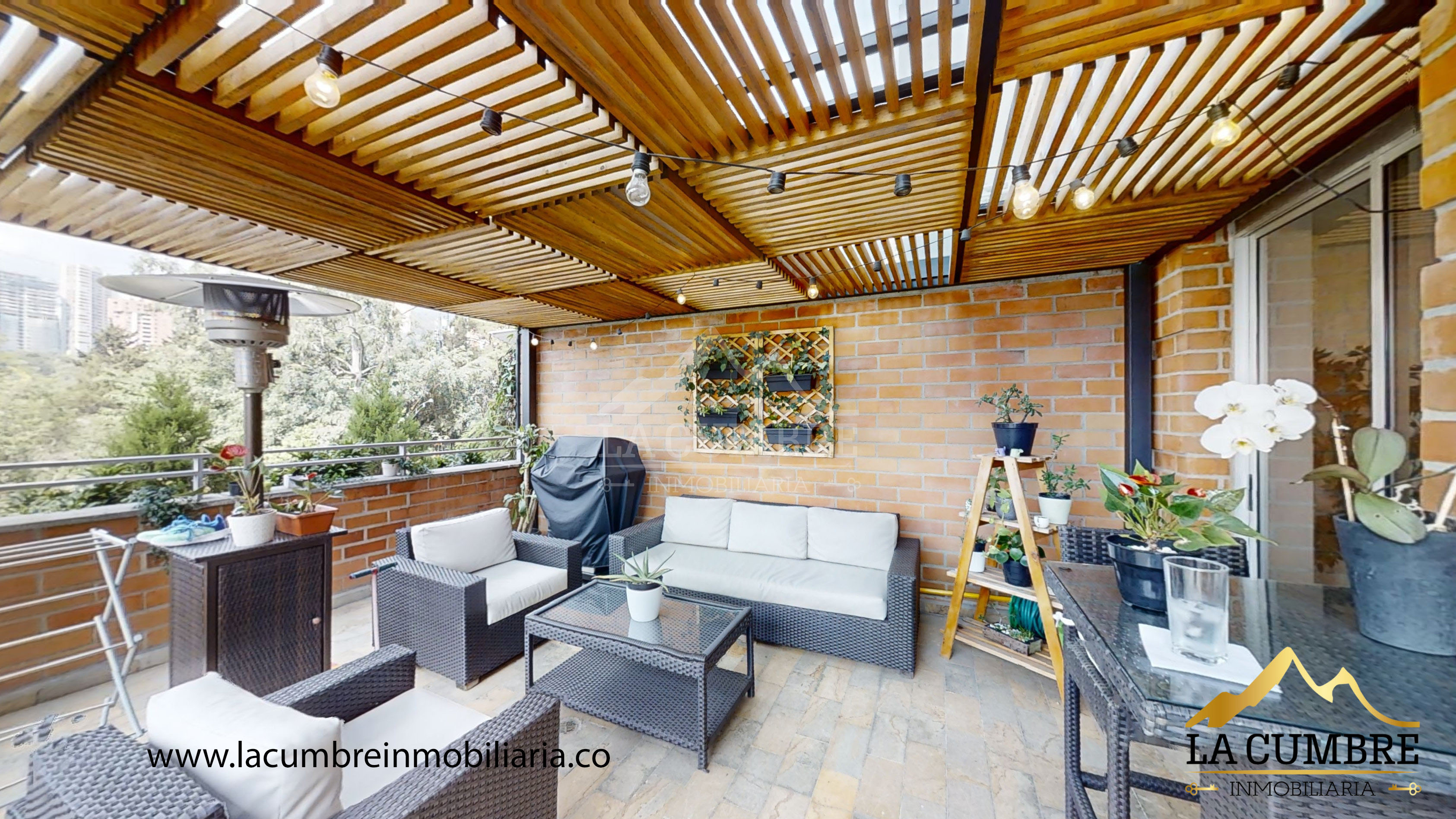 Apartamento en arriendo en El Poblado, Medellín · foto 2 de 16