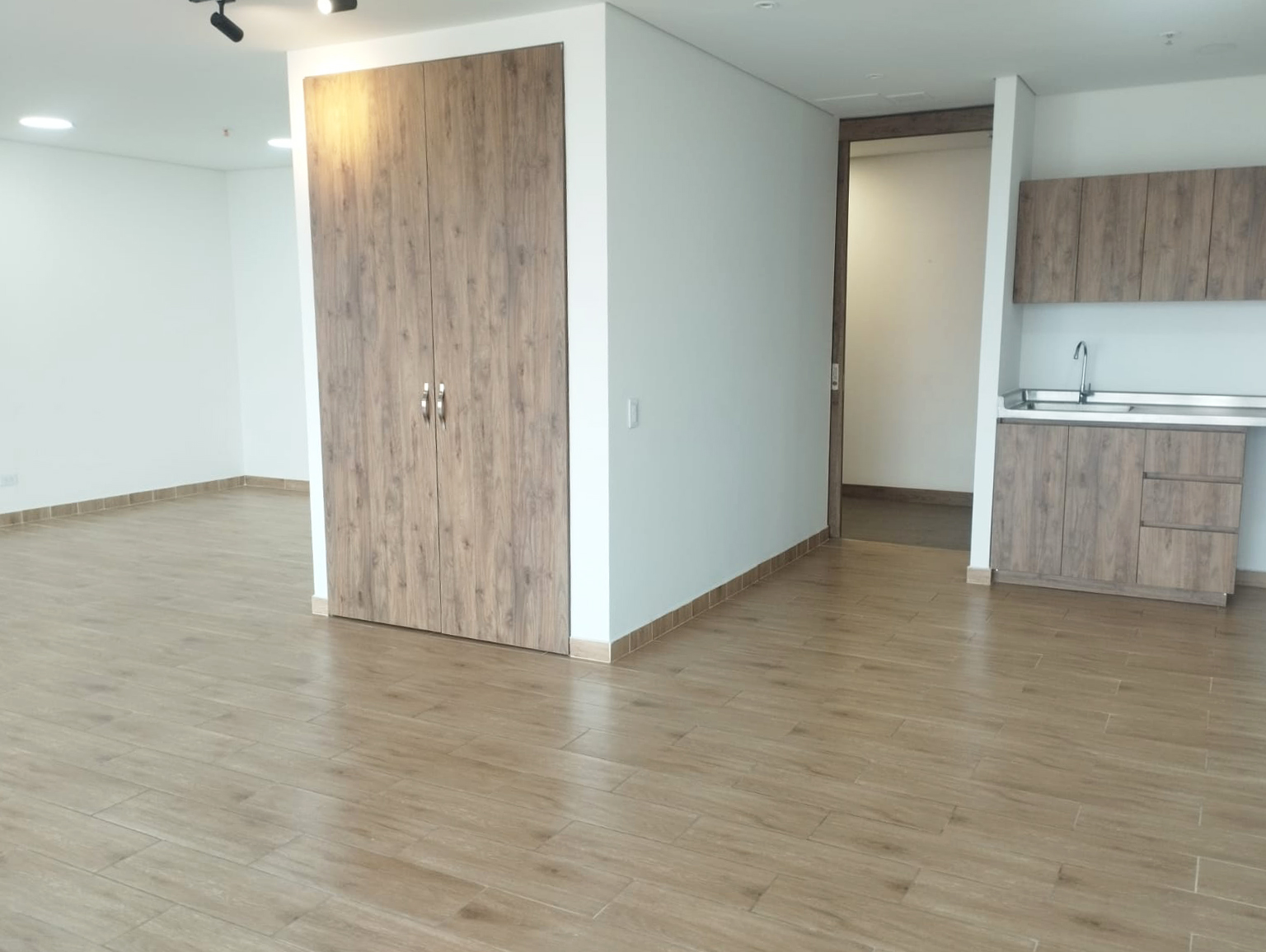 Consultorio en arriendo en Patio Bonito, Medellín, 63 m² · foto 8 de 12