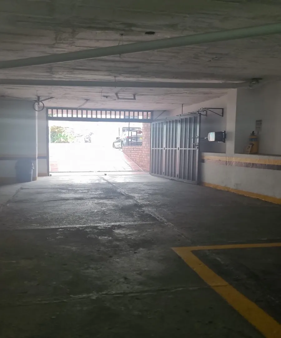 1BR Building in Laureles (764 m²) for Sale - 3