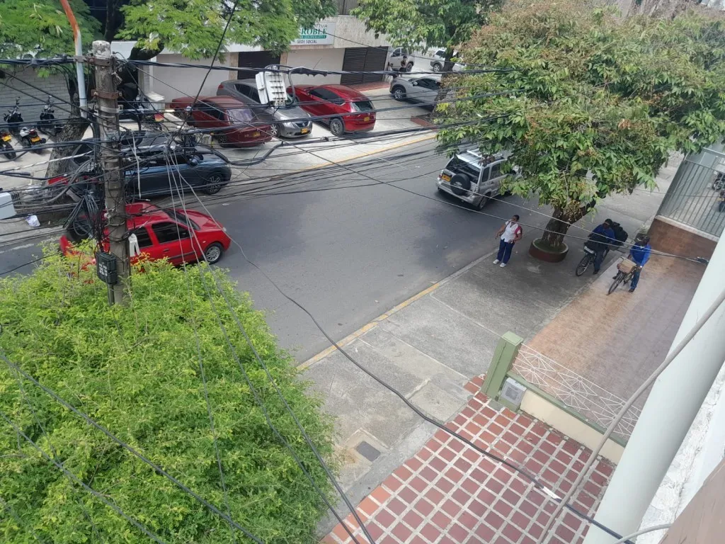 Edificio en venta en El Cedro, Cali, 280 m² · foto 2 de 16