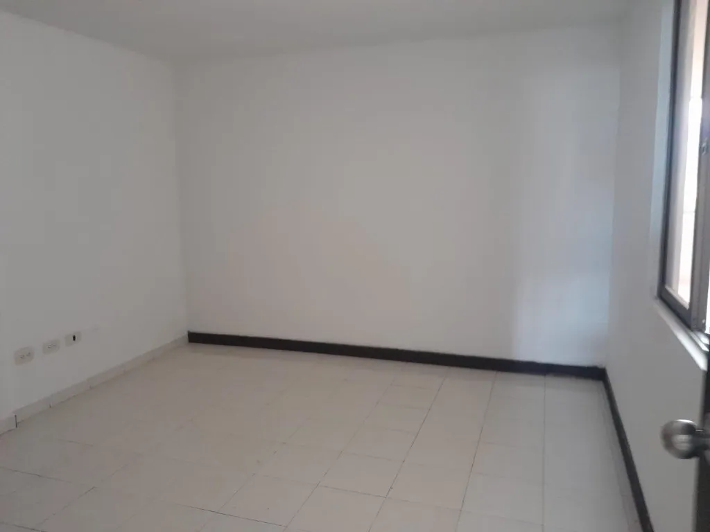 Edificio en venta en El Cedro, Cali, 280 m² · foto 10 de 16