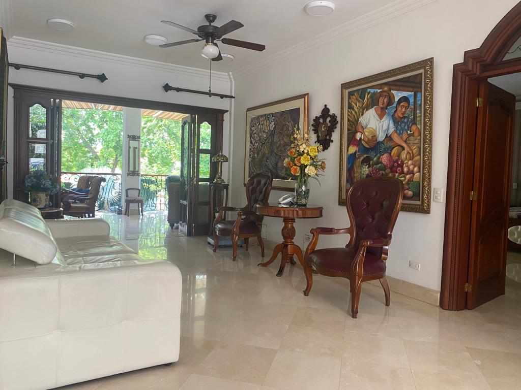 Casa de 4 alcobas en venta en Ciudad Jardin, Cali, 541 m² · foto 2 de 24