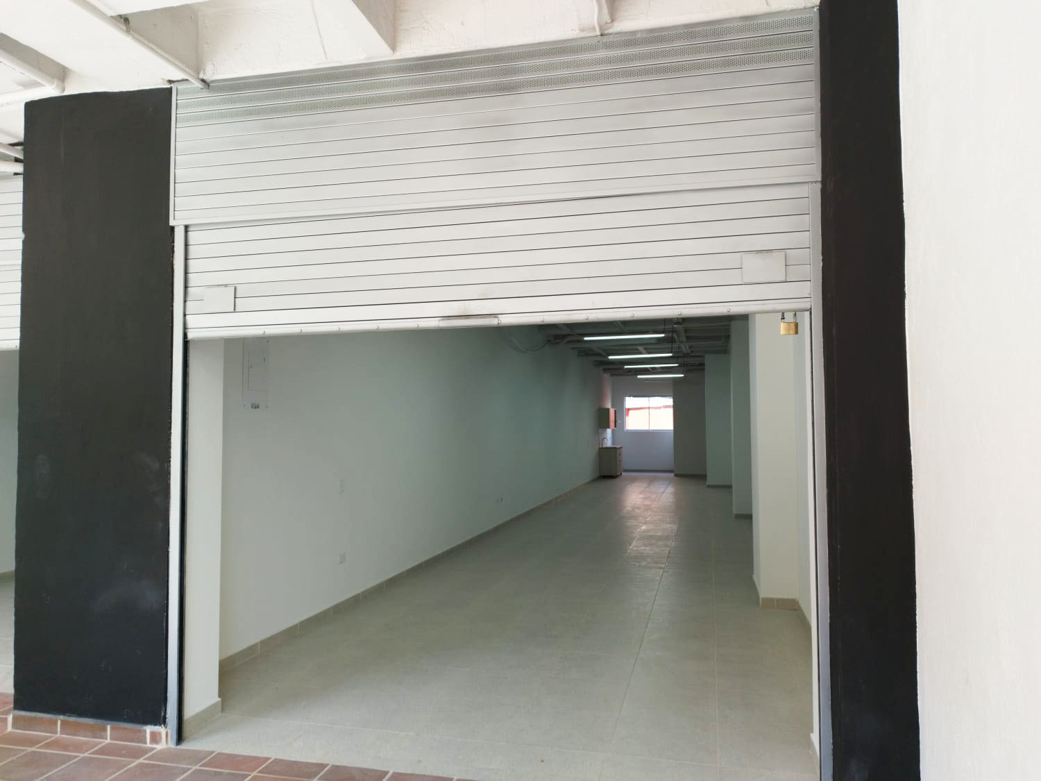 Local en venta en Maria Auxiliadora, Sabaneta, 82 m² · foto 14 de 19