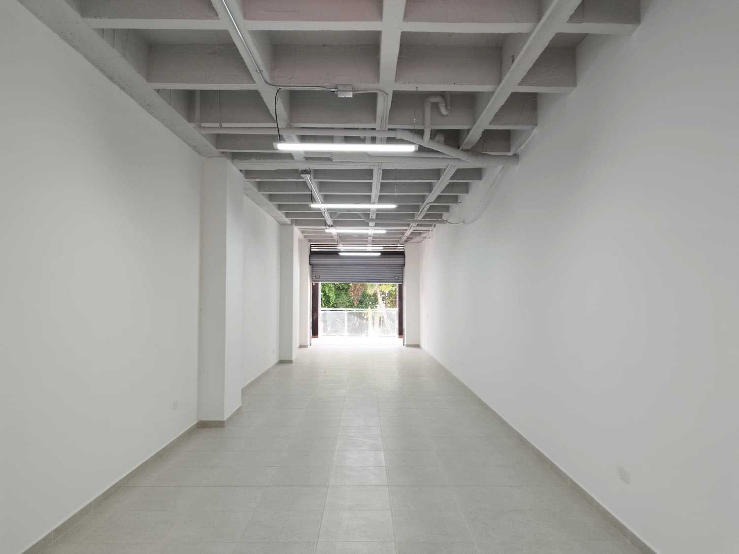 Local en venta en Maria Auxiliadora, Sabaneta, 82 m² · foto 2 de 19
