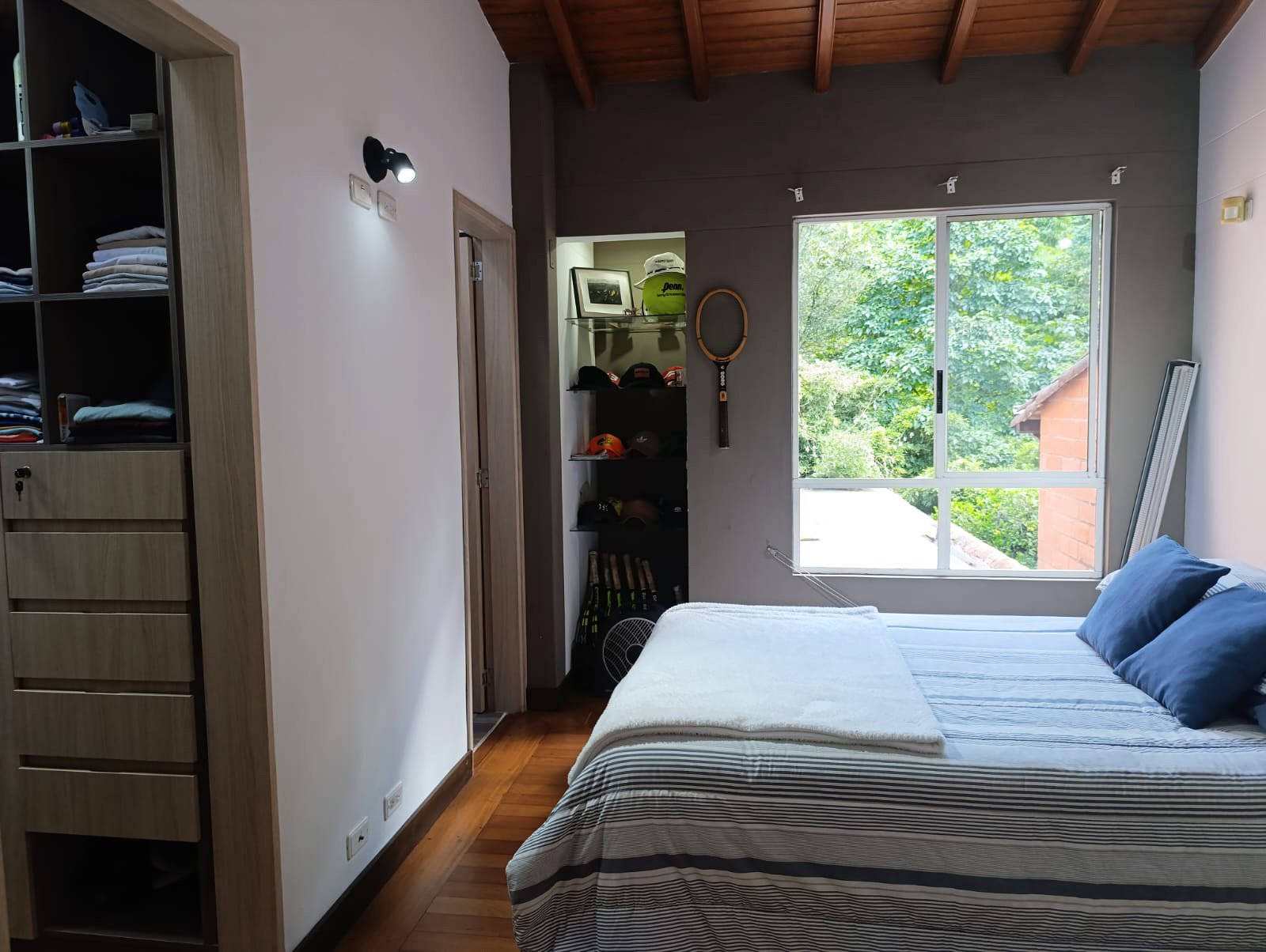 Casa de 3 alcobas en venta en El Tesoro, Medellín, 325 m² · foto 10 de 20