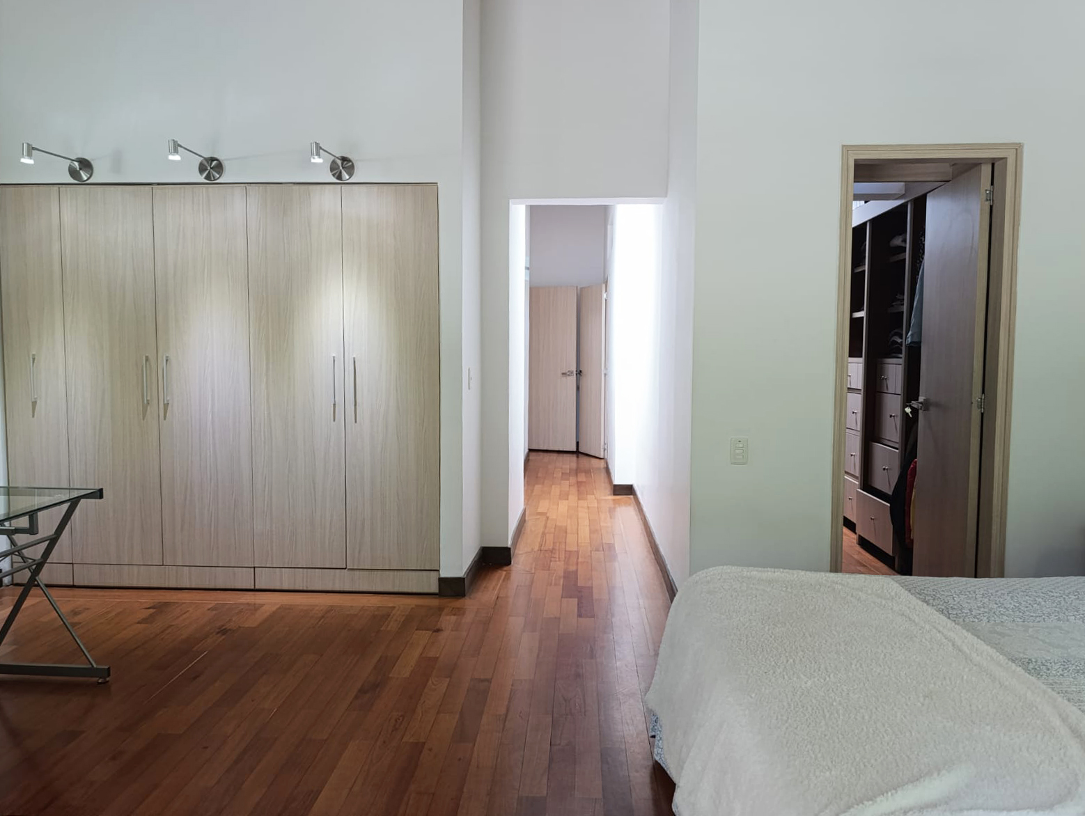 Casa de 3 alcobas en venta en El Tesoro, Medellín, 325 m² · foto 15 de 20