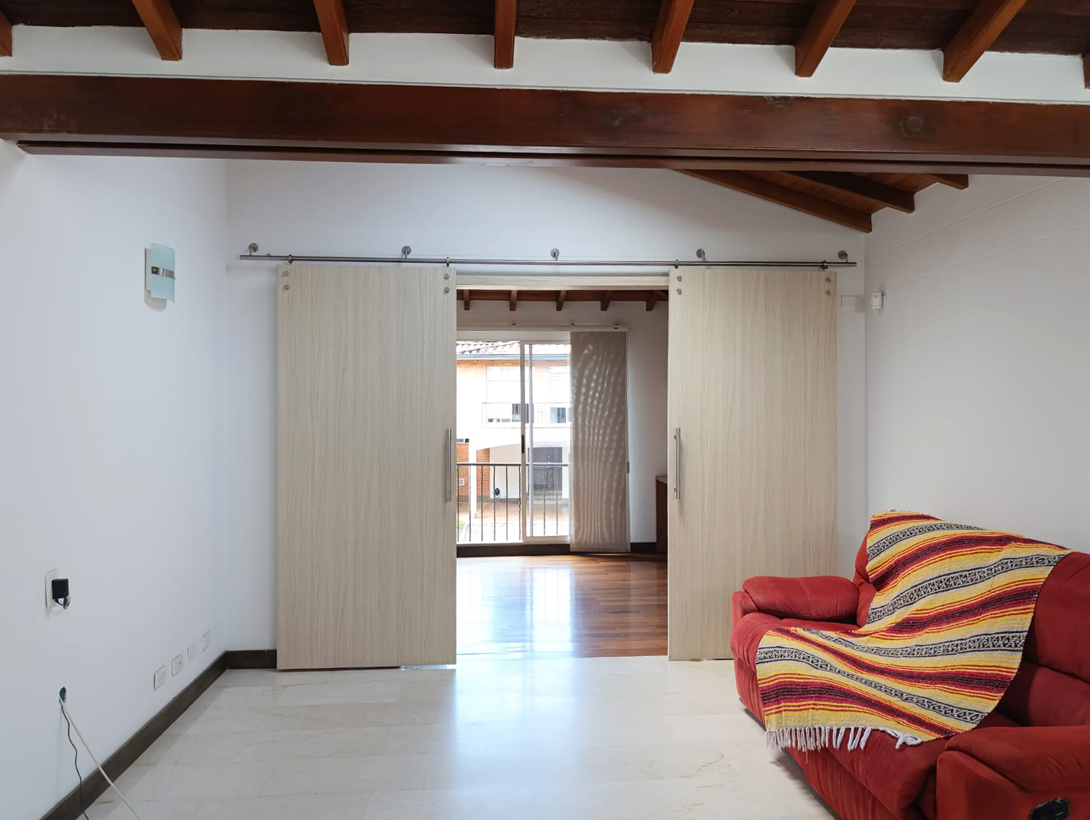 Casa de 3 alcobas en venta en El Tesoro, Medellín, 325 m² · foto 16 de 20
