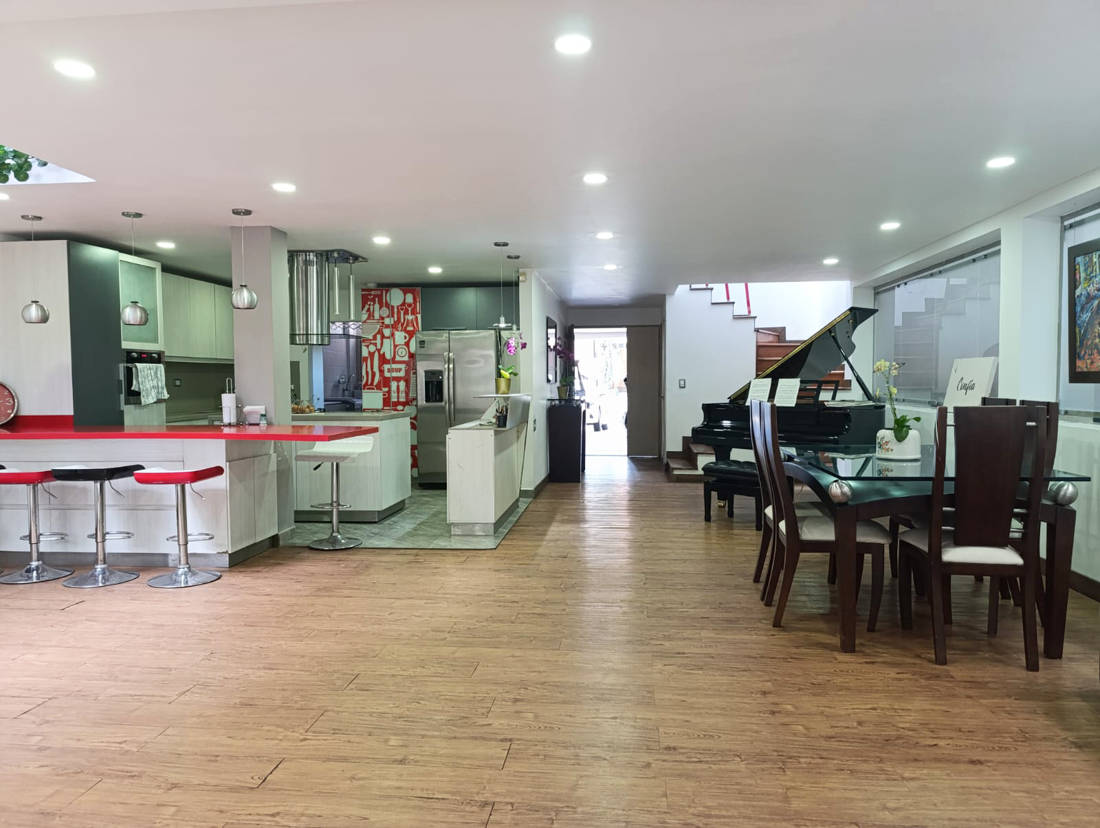 Casa de 3 alcobas en venta en El Tesoro, Medellín, 325 m² · foto 2 de 20