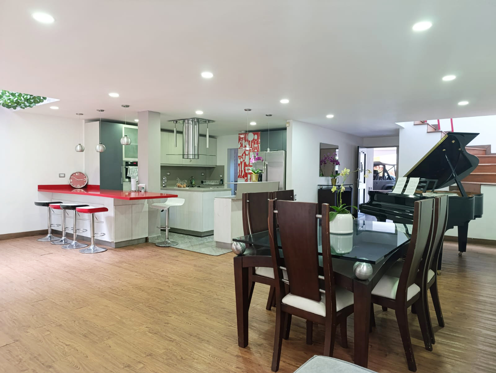 Casa de 3 alcobas en venta en El Tesoro, Medellín, 325 m² · foto 3 de 20