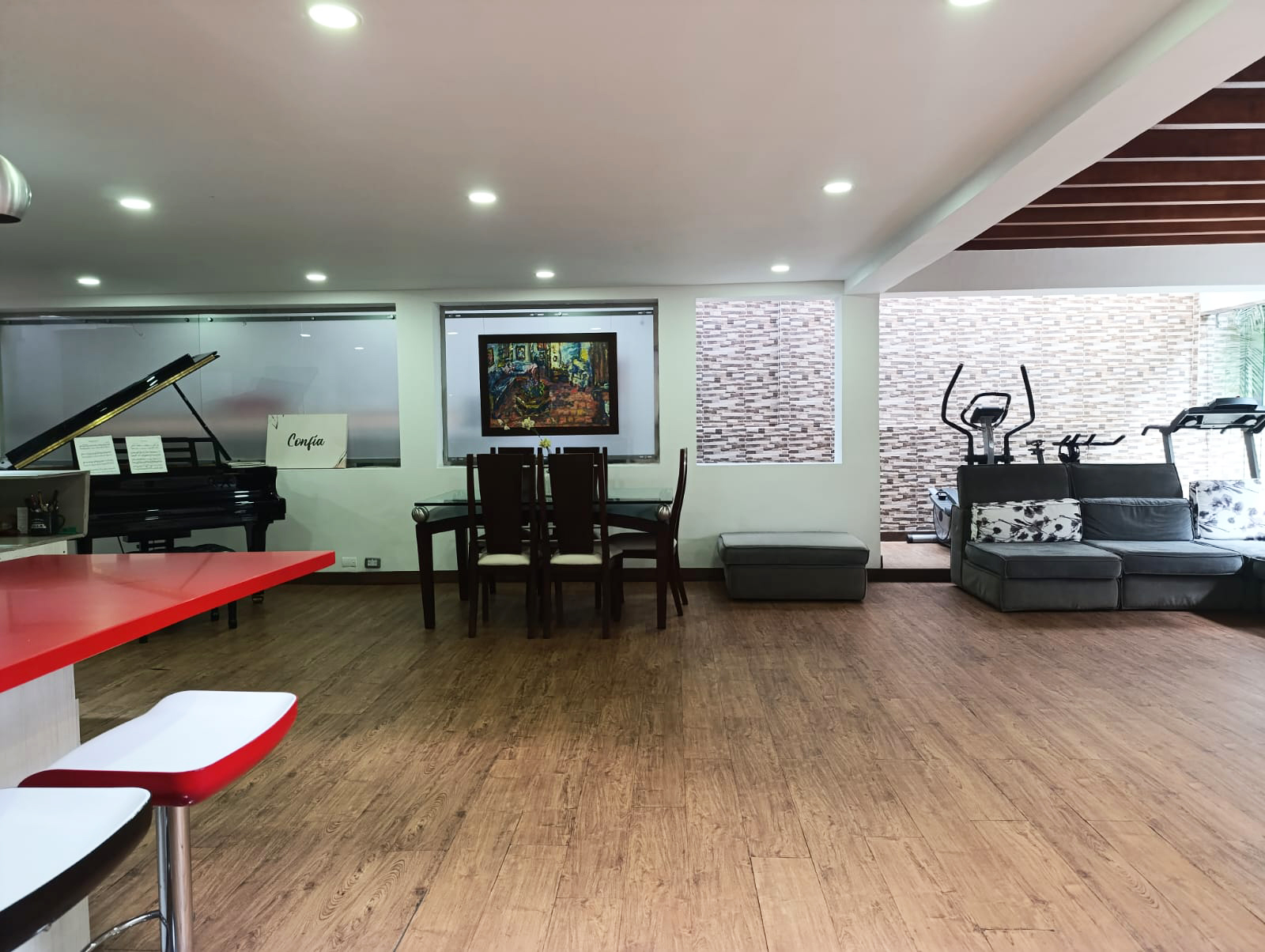 Casa de 3 alcobas en venta en El Tesoro, Medellín, 325 m² · foto 4 de 20